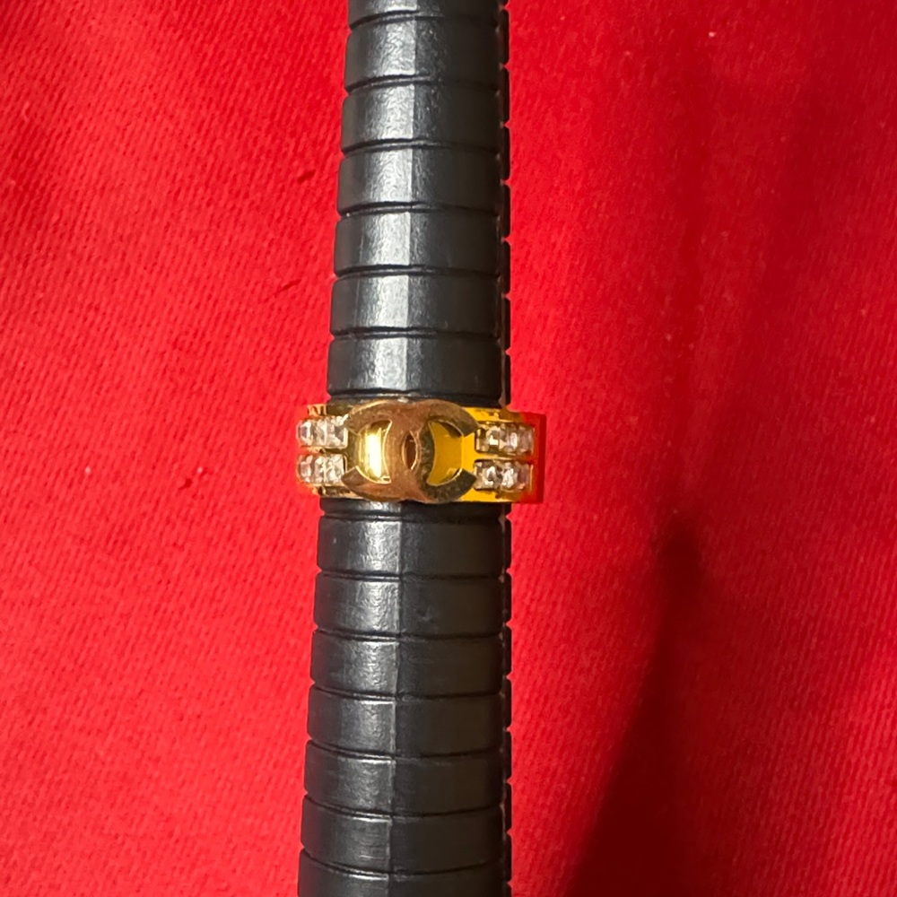 18k gold plated stainless steel Gold waterproof Ring with Crystal Accents size6